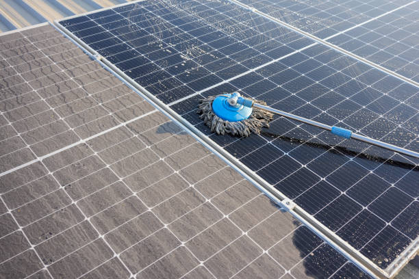 solar cleaning panel